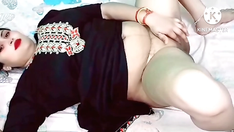 Chubby blonde gets fucked in her cunny for a homemade video