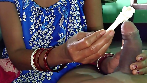 Indian girl puja bhabhi sucks ice cream lover on her face