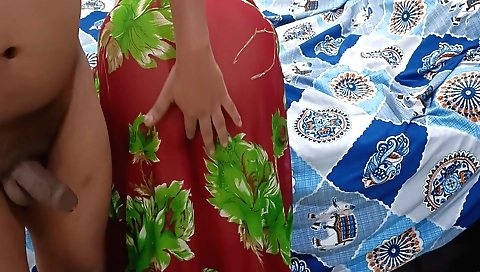 Amateur indian porn video showing a hot chick sucking a dick