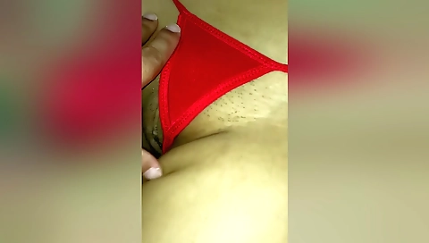 Indian teen girl rubbing her clit in a massage class