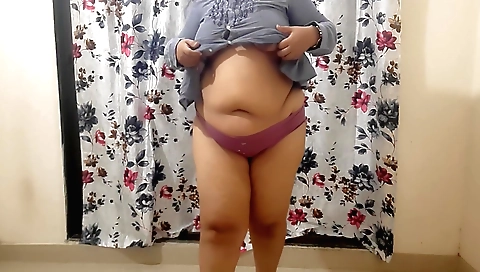 Horny Indian Wife Seducing Her Boss In Office On Video Call 1