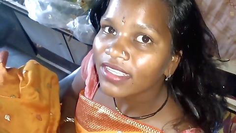 Amateur brunette shows her nice ass and her tight booty