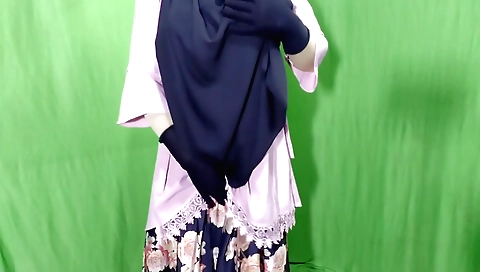 Indian amateur hairdresser in white dress and black dress 0498