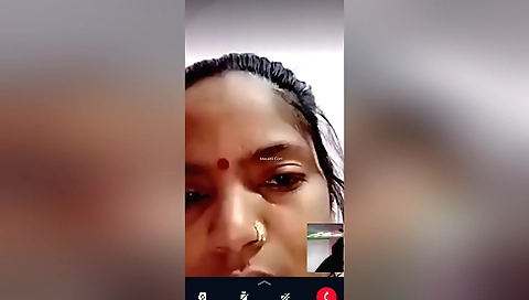 Indian amateur shows off her big ass and tits on webcams