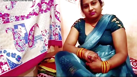 Horny stepmom gets her pussy fucked in homemade porn