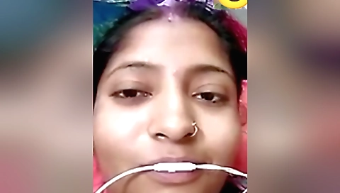 Indian brunette fucks her husband in amateur video