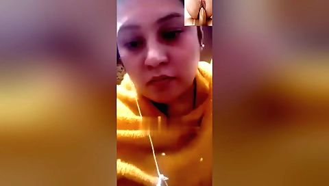 Amateur solo video of a beautiful girl with natural boobs