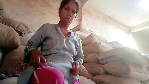 Indian babe gets deepthroated after her brother left