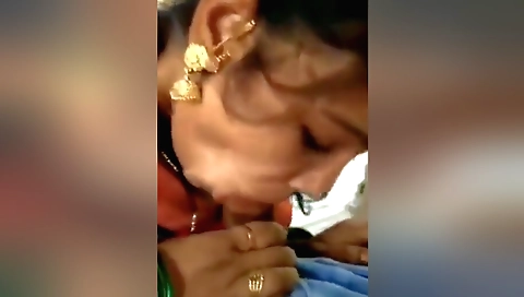 Webcam amateur blonde gets her pussy stretched by a dick