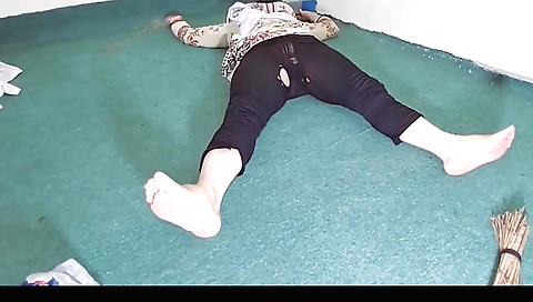 Hindi domestic maid with black pajamas shows her ass