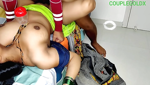 Pados Ki Aunty Unke Bahu Ke Liye Mere Land Ka Pani Mangne Lagi