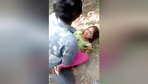 Today Exclusive- Desi Village Girl Outdoor Fucking