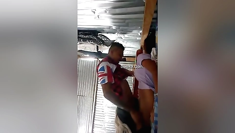 Indian amateur gets her pussy fucked on web camera