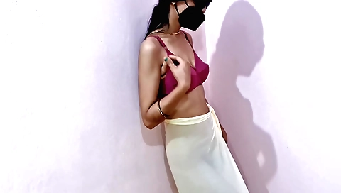 Solo dancing with herself in the bed with a vibrator