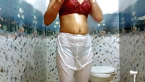 Sexy indian amateur video with a girl on webcam video