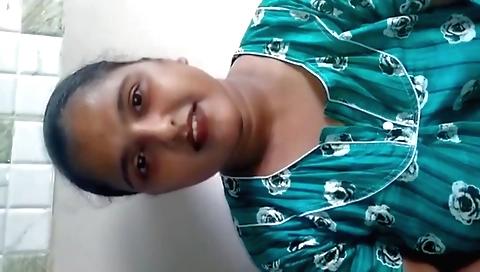 Indian girl with big natural boobs has sex with her lover