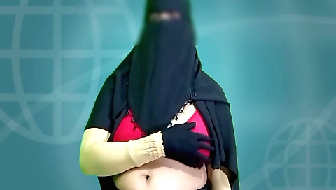 Indian amateur girl with nice ass has a great time