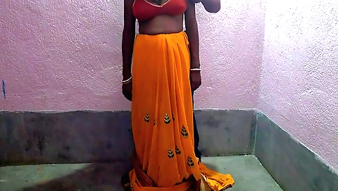 Amateur solo woman with perfect body and perfect tits