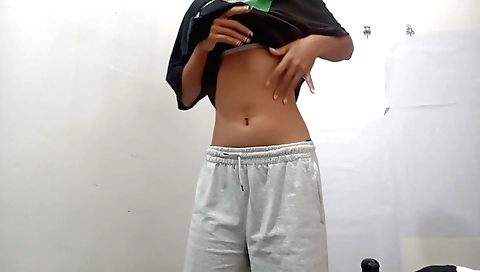 Indian girl with a sexy face shows her big boobs and pussy