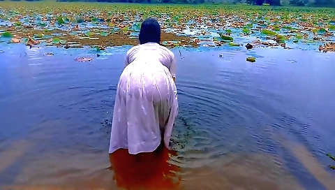 Sexy brunette in amateur outdoor sex hot video video 1