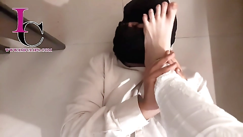 Indian girl in her green skirt gets her ass fingered