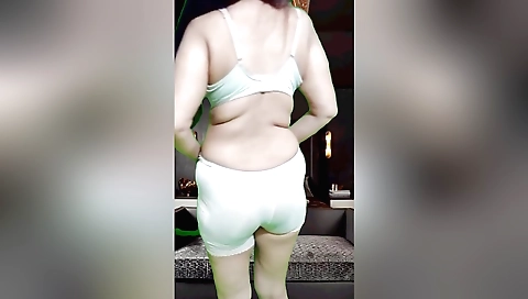 Steffi has her ass and pussy wet in homemade porn video