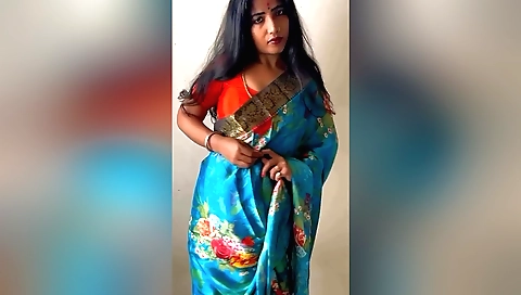 Indian virgin girl gets her pussy analized in a solo video