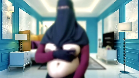 Hot Indian solo scene showing a sexy girl with a sexy dress