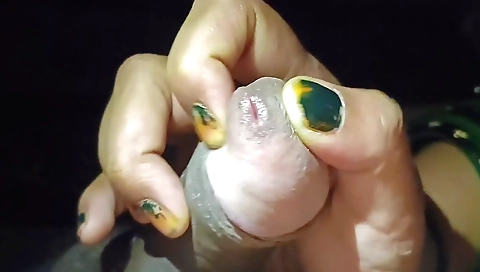 Indian girl with a cute face gets a handjob on the kitchen table