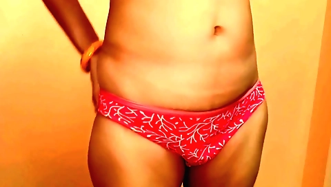 Indian girl with a cute face and big juicy boobs 1