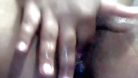 Asian pornstar shows off her body in amateur porn video