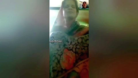 Today Exclusive- Desi Village Bhabhi Shows Her Pussy On Vc