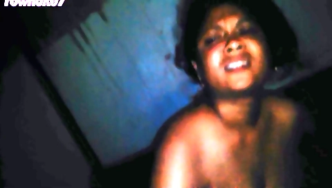 Indian girl with a big ass gives a great blowjob to her lover