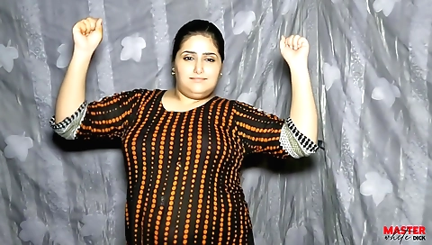 Milf in a dance with her boyfriend in homemade video