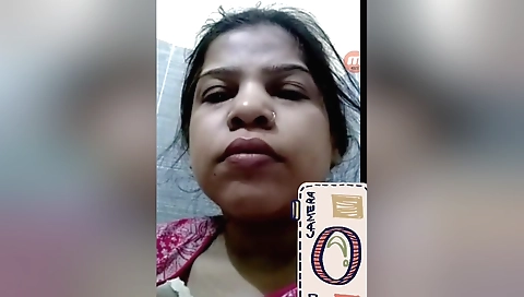Today Exclusive- Paki Bhabhi Showing Her Boobs And Pussy On Video Call