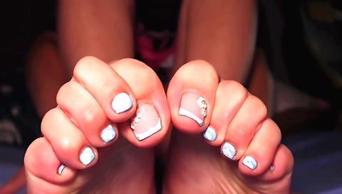 Indian girl riding her own feet on homemade foot fetish vid