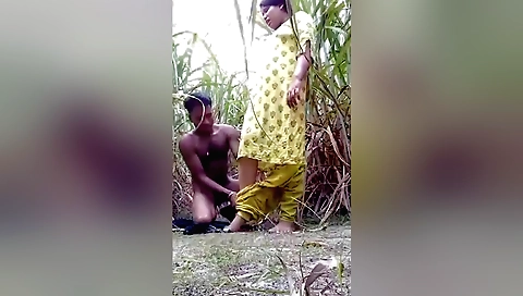 Brunette blonde with big ass and a sexy body outdoors