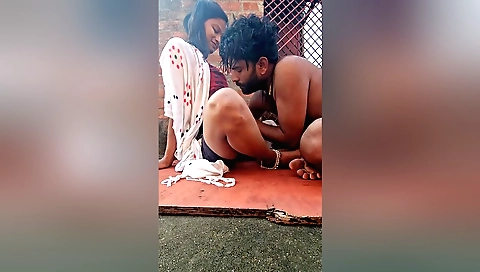 Indian Beautiful Village Girl Outdoor Sex Video With Village Outdoor