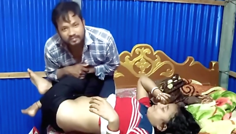 Indian milf in sexy bra and a dress is getting fucked