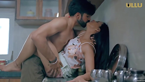 Bright-eyed brunette babe with natural body and a hot ass