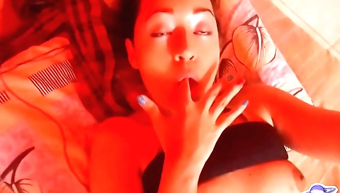 Amateur brunette with a nice ass enjoys sex with a dildo