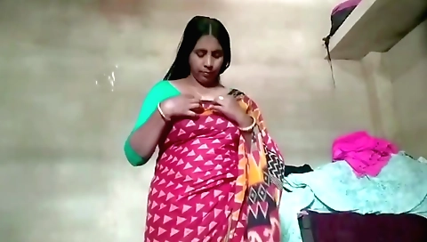 Beautiful brunette woman poses beautifully in a solo movie