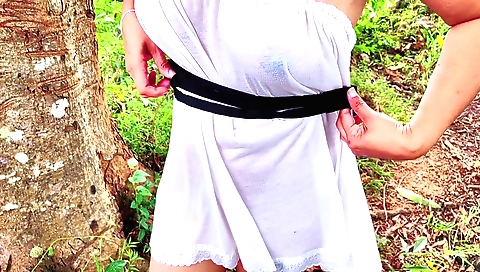 Indian girl gets her pussy fucked by her boyfriend in the woods