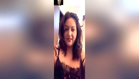 Today Exclusive- Sexy Desi Girl Shows Her Big Boobs 2