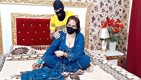 Indian Sexy Mistress Oil Massage And Hard Fucked From Her Servant