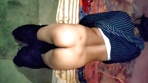Indian amateur girl doing a dogsticking in the video