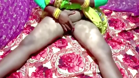 Indian milf gets off in a hardcore amateur sex video