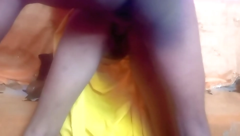 Stepmother with a nice ass is horny and wants to be a fan