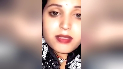 Indian bhabhi in her black hair is getting her pussy fucked