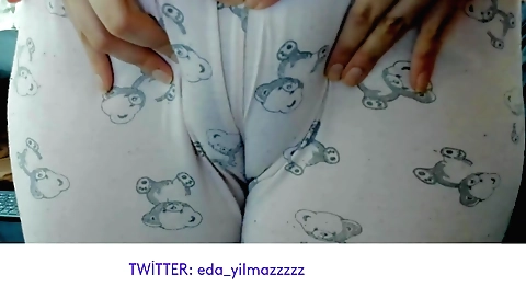 Indian beauties big booty gets naked and shows her sexy cameral